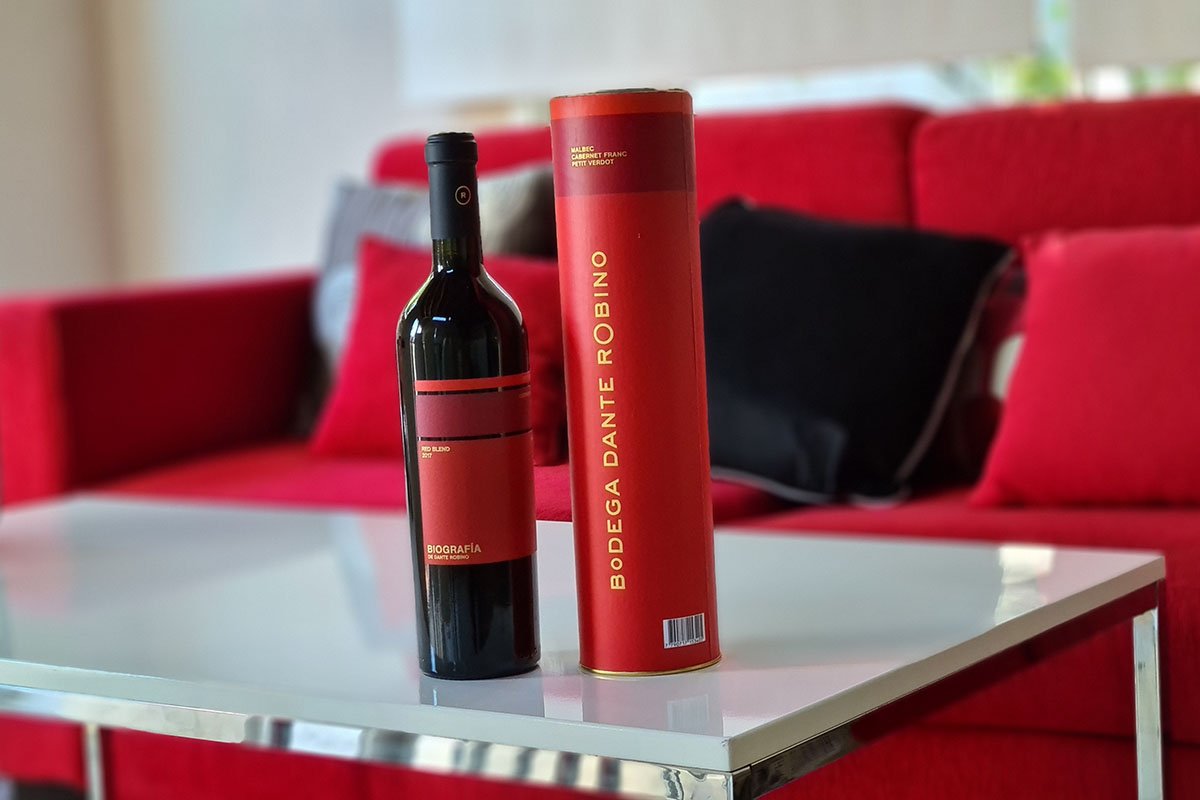 Dante Robino presentó Biografía, el blend homenaje a los 100 años de la Bodega