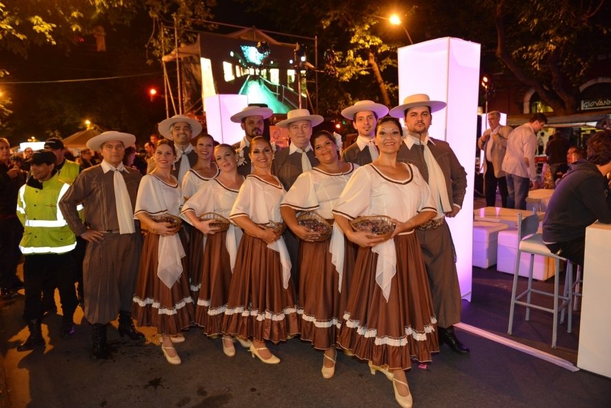 Una primera noche colmada de público en la Megadegustación