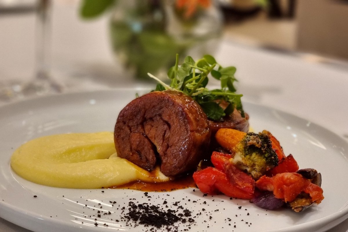 Diplomatic Hotel, con un menú Vendimia delicioso