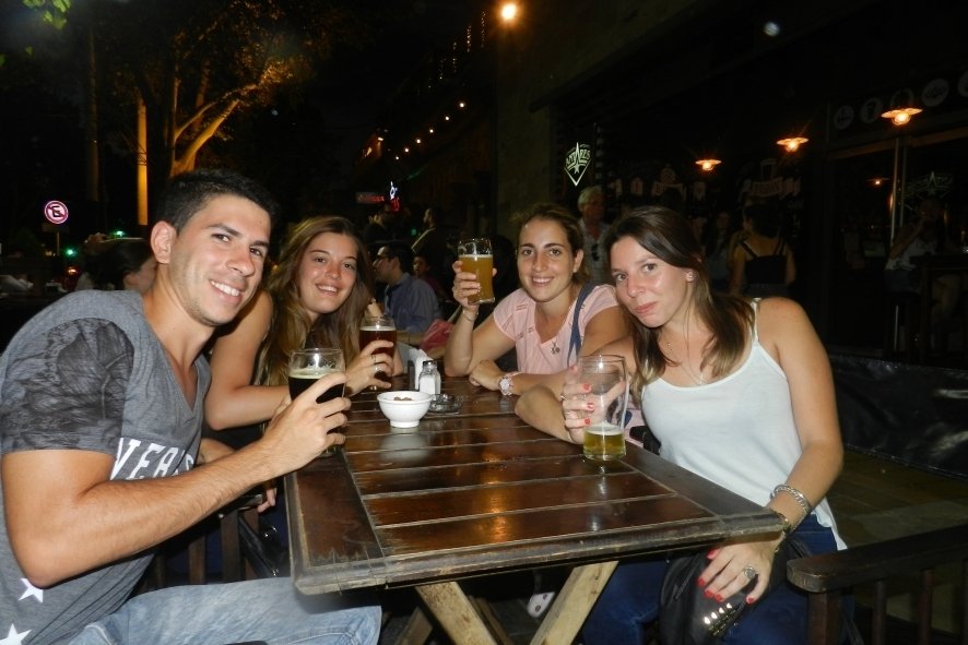Nuestra #CámaraChic en la movida cervecera de la Arístides