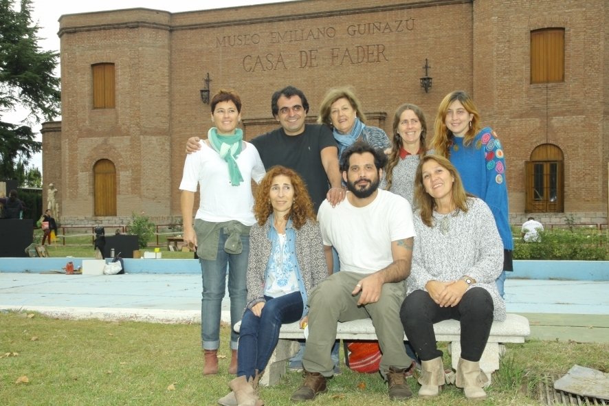 Hermoso encuentro de artistas en los jardines del Museo Fader