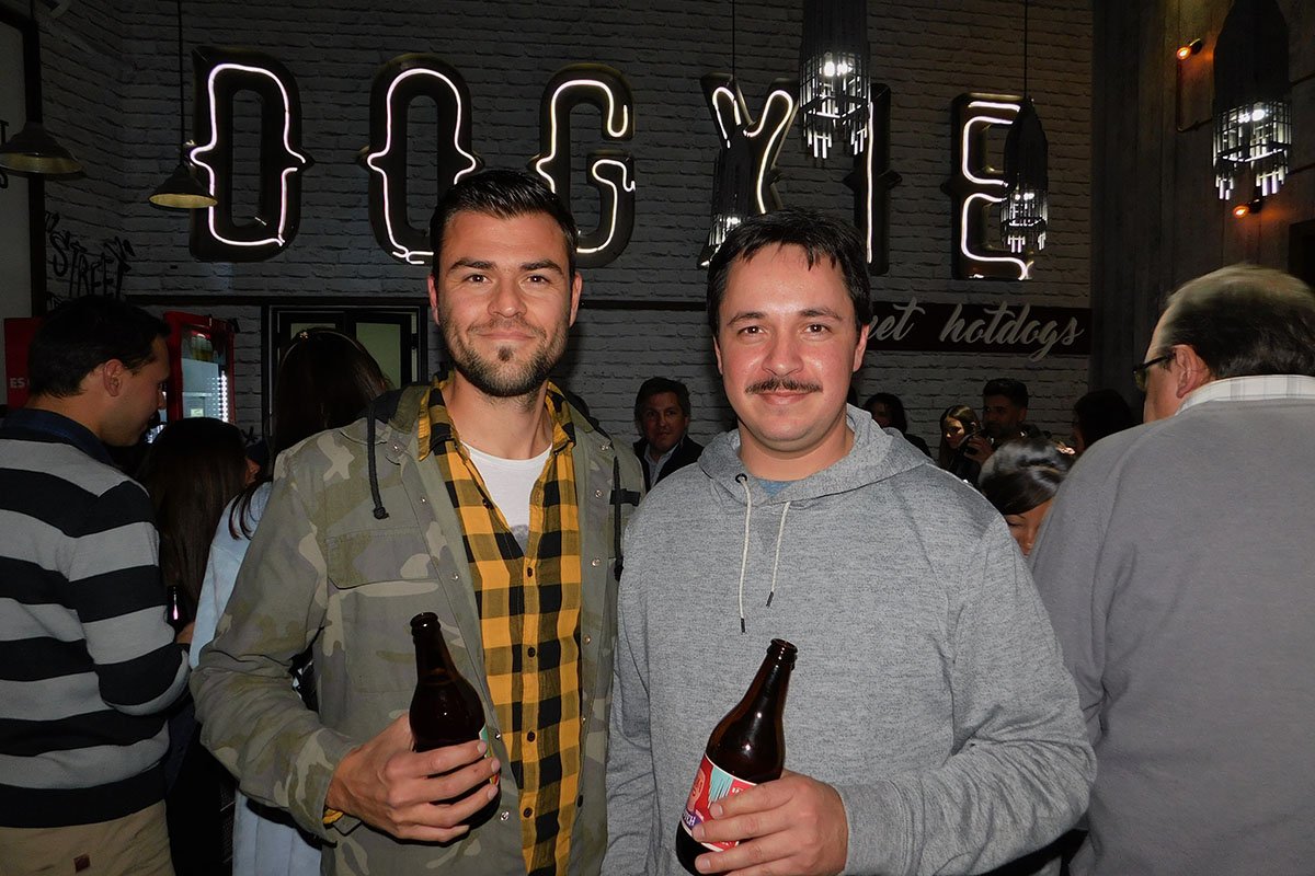 Dogxie Beers Palmares realizó un lanzamiento por partida triple
