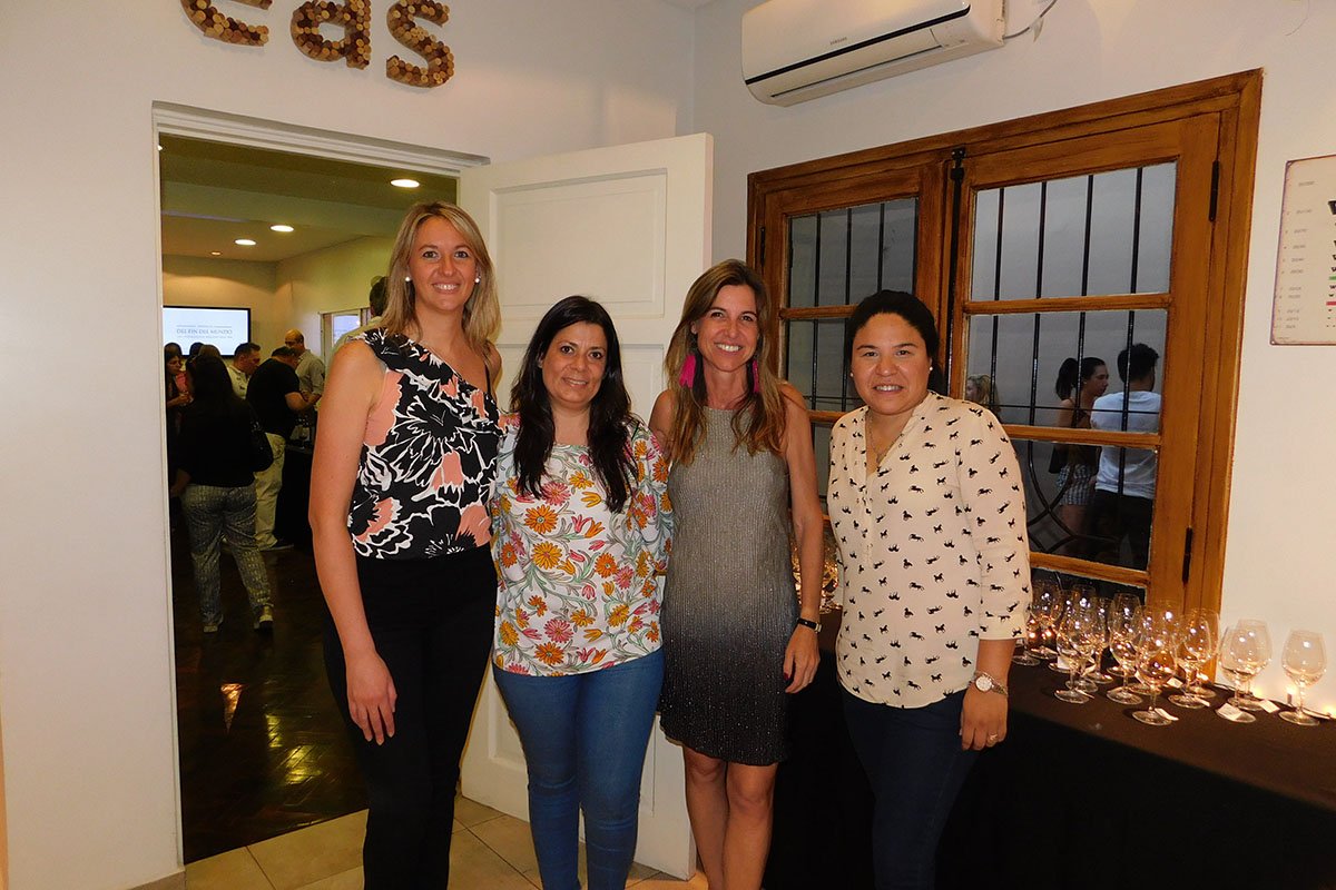 La solidaridad estuvo presente en el «Wine Open Day»