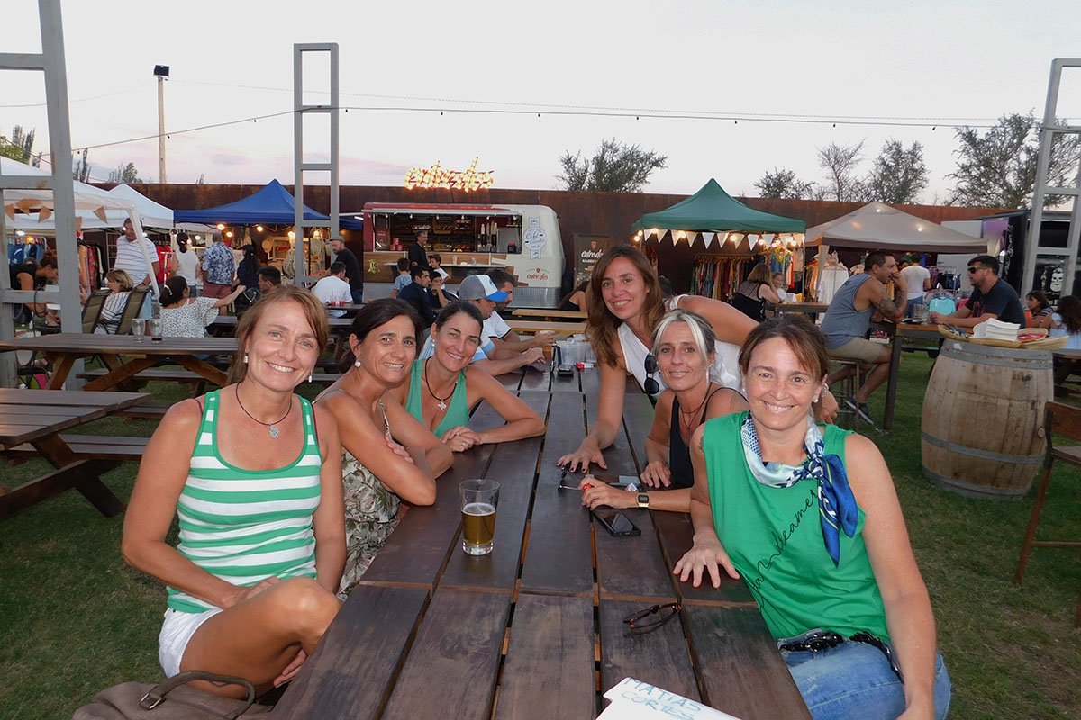 Flor de Feria realizó su picnic veraniego en 23 Ríos