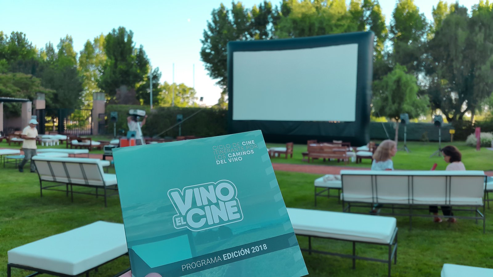 Hoy viernes comienza Vino El Cine