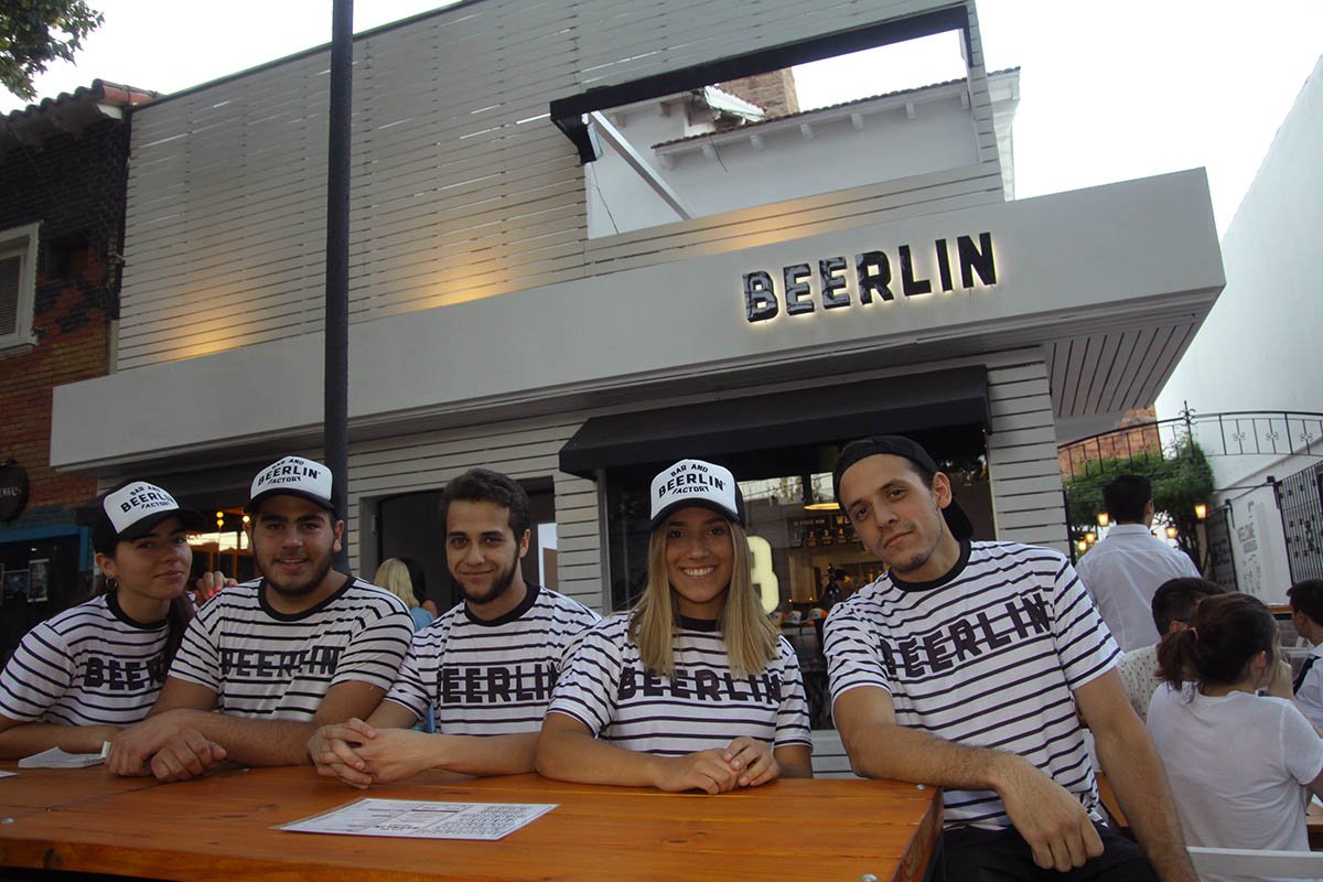 Inauguró Beerlin: el primer BrewPub de la Arístides