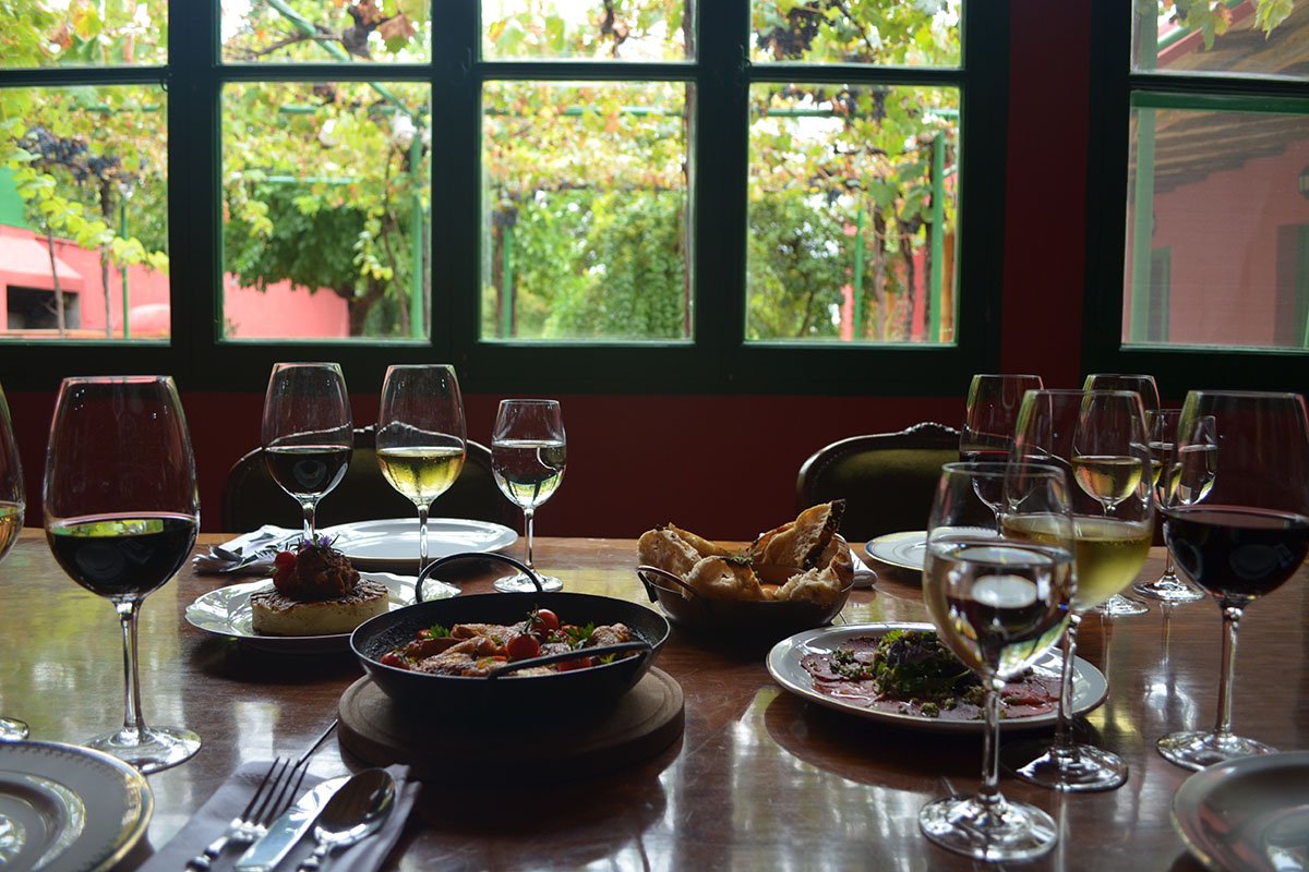 Casa Bermellón, una opción segura para almorzar o degustar vinos sin miedos al COVID