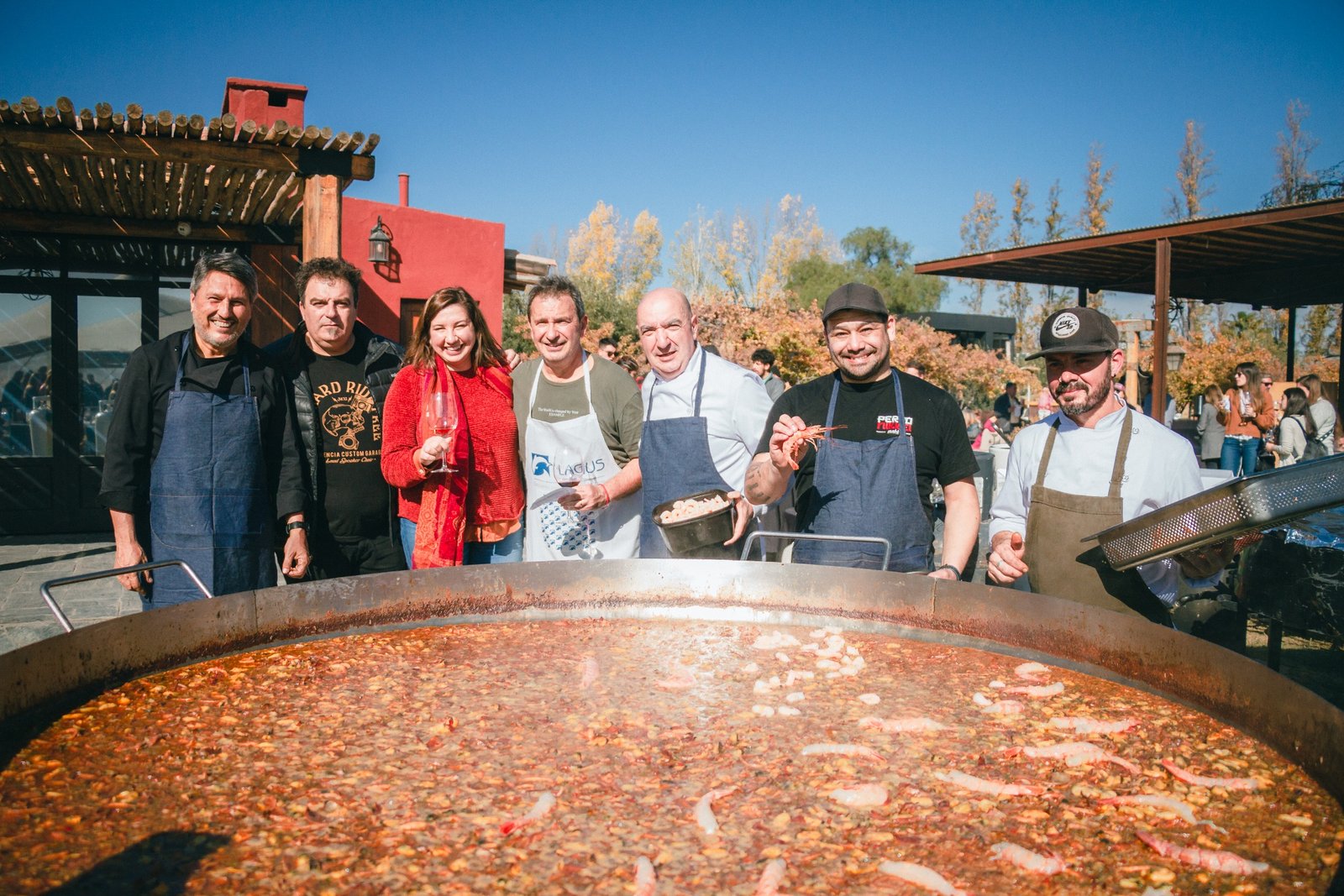 NUEVA PAELLA SOLIDARIA EN CASA VIGIL