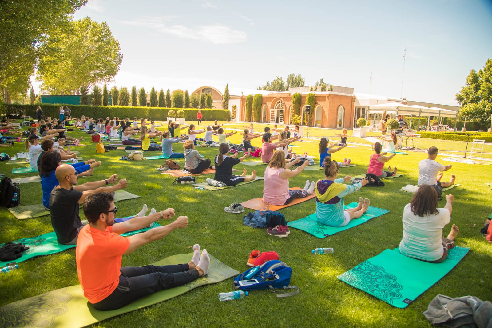 Yoga por los Caminos del Vino vuelve al Hyatt