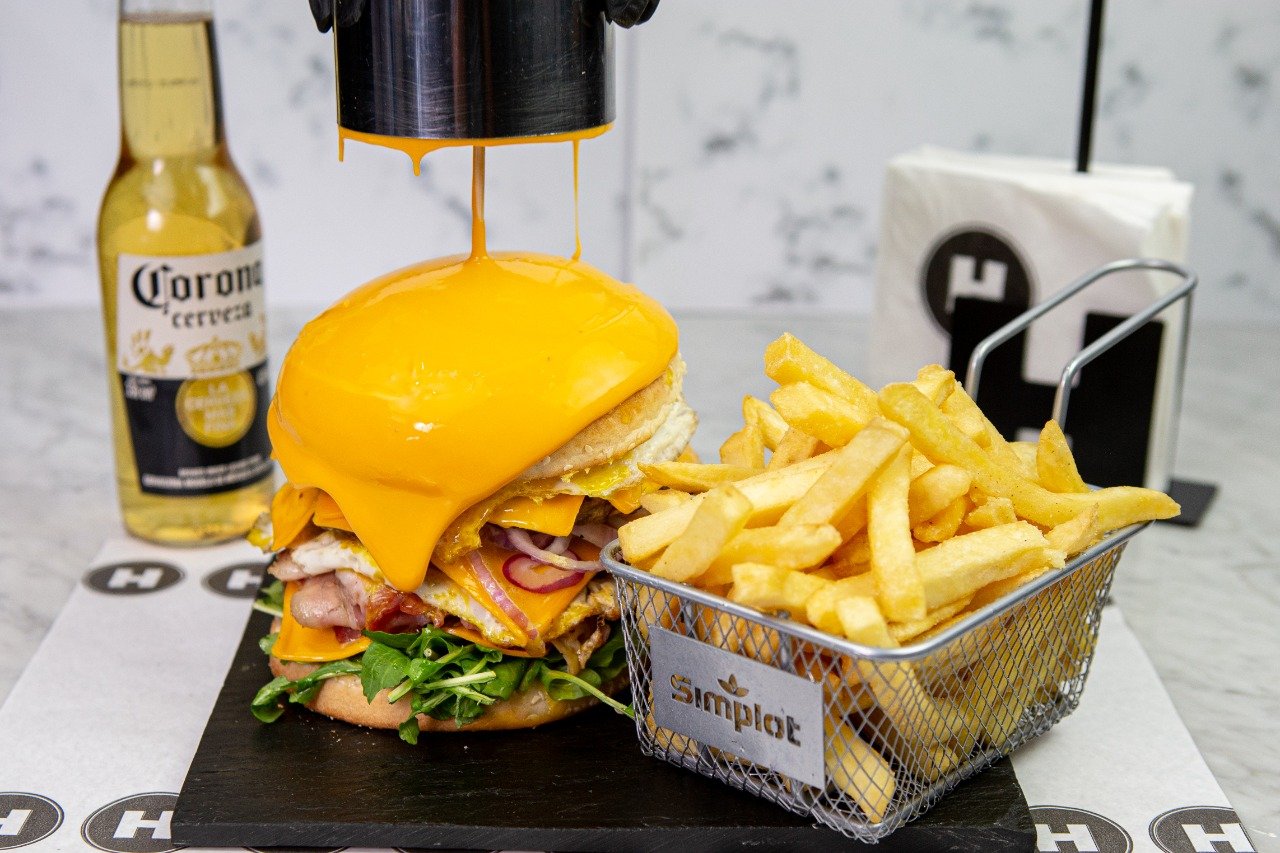 H, un nuevo restobar con toda la onda en Dorrego