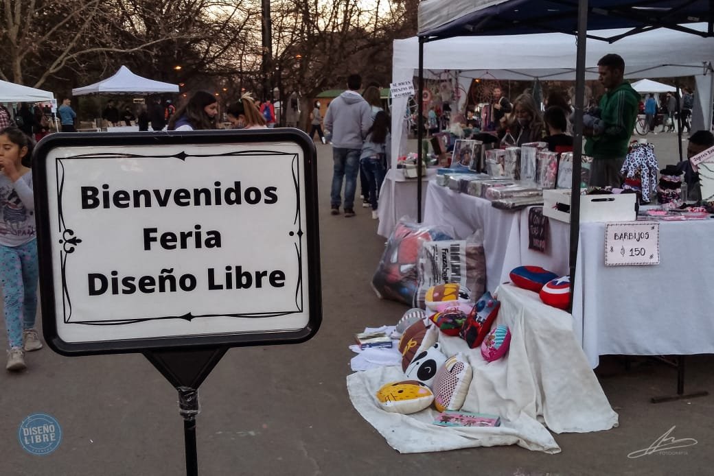 Feria navideña en el corazón del Parque San Martín