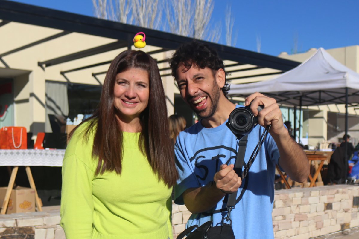 Natacha Acebedo (Organizadora Encuentro INDI) y Gonzalo Fernández (Fotógrafo).