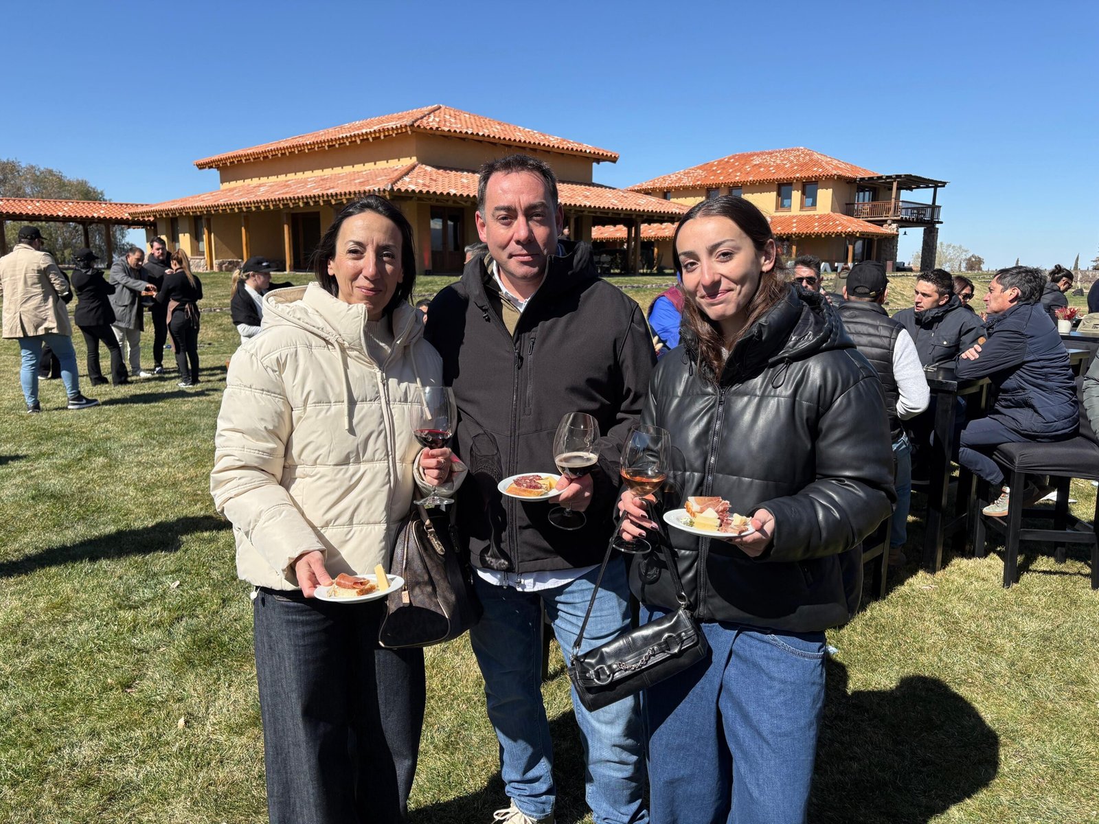 Deliciosos vinos premium y gastronomía destacada, fueron disfrutados por los presentes